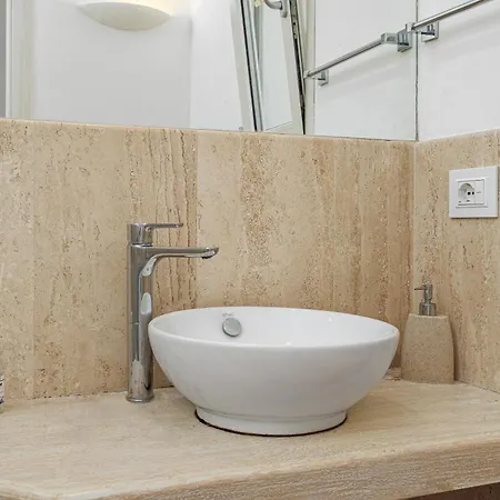 Nyaraló Smeraldina *